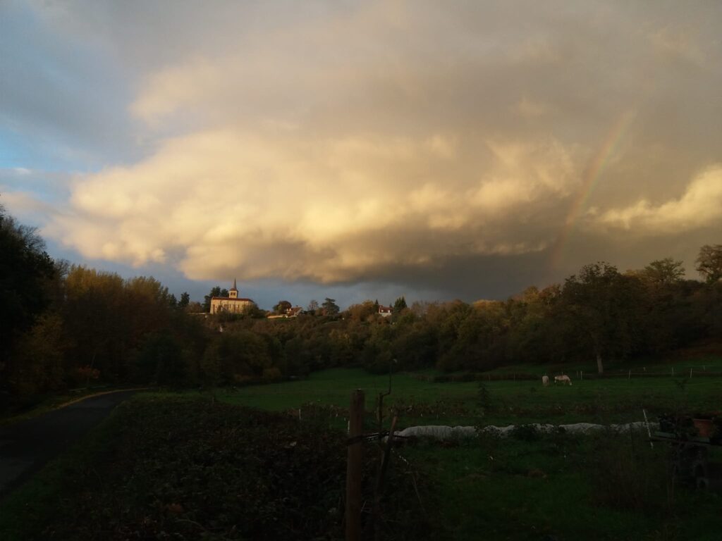 Vue De La Ferme sur le village d'Hérisson_photo Rudolf HolierHoek